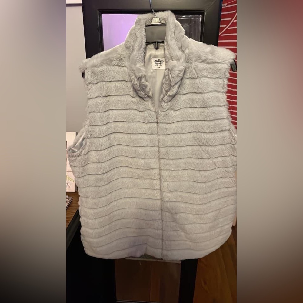 Fur vest